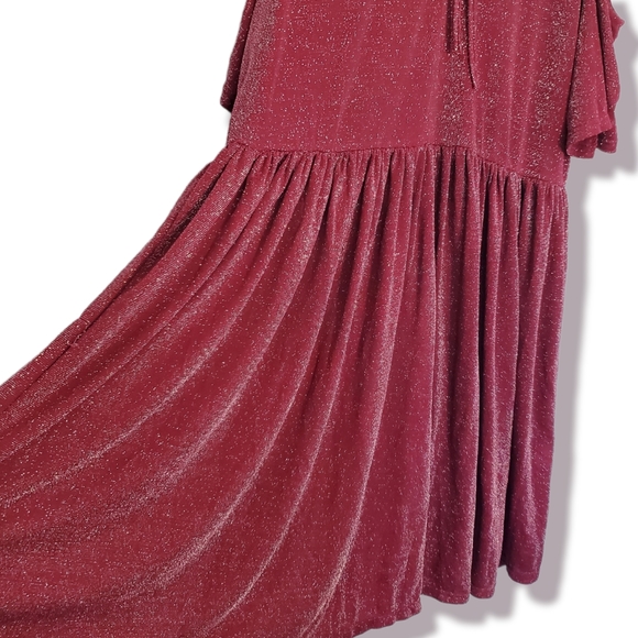 NWT Shimmery Burgundy Cold Shoulder Flowy Knee Length Dress Size XXL - Picture 4 of 6
